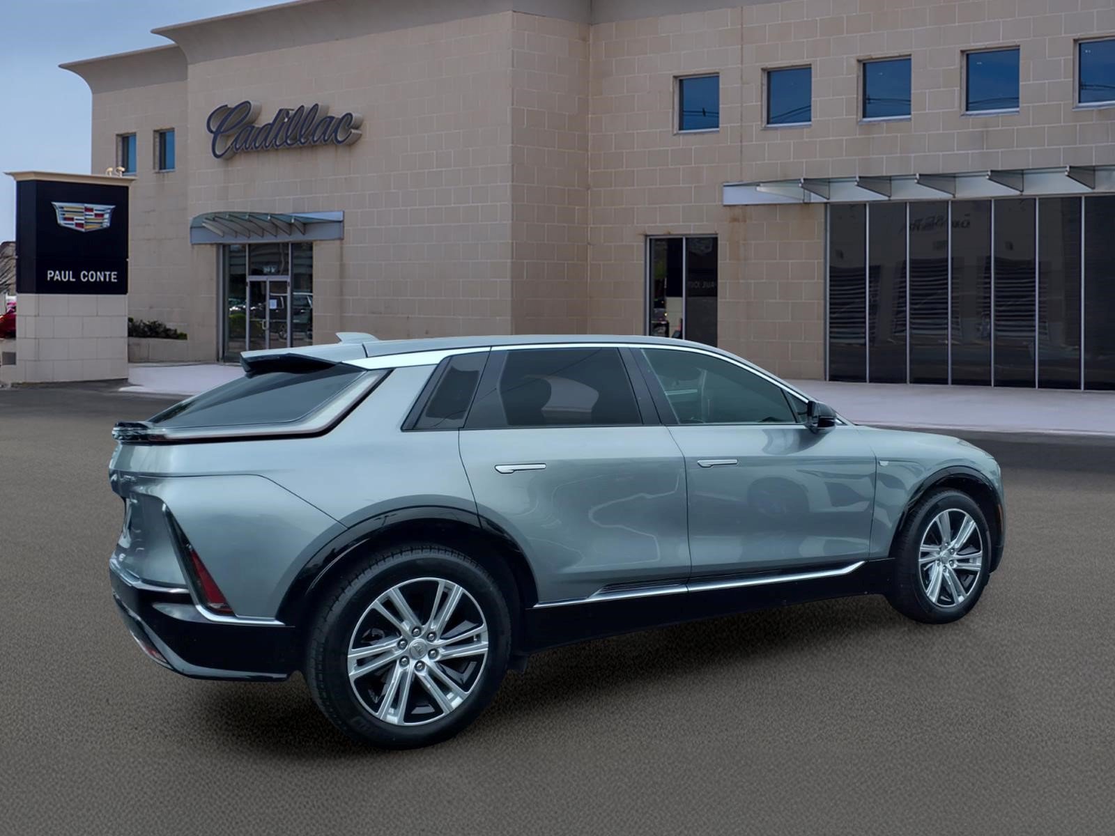 Certified 2024 Cadillac Lyriq Tech AWD/4WD image 4