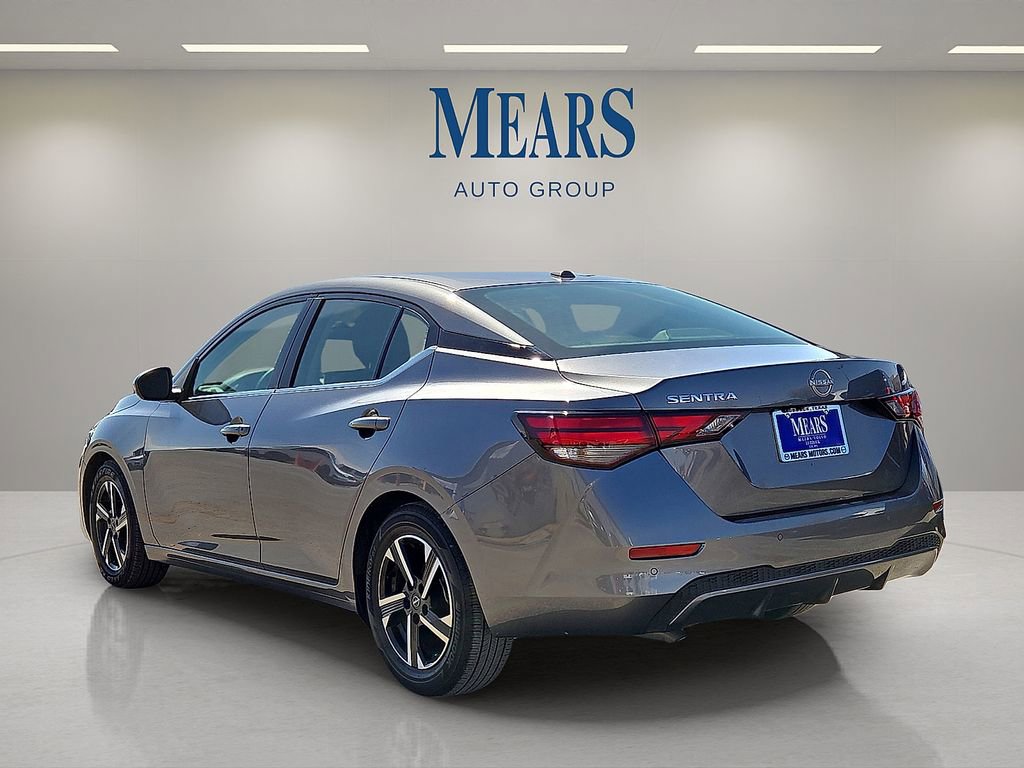 Used 2025 Nissan Sentra SV image 3