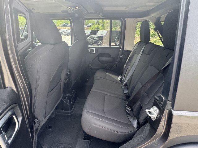 Used 2023 Jeep Wrangler Unlimited Sport AWD/4WD image 20