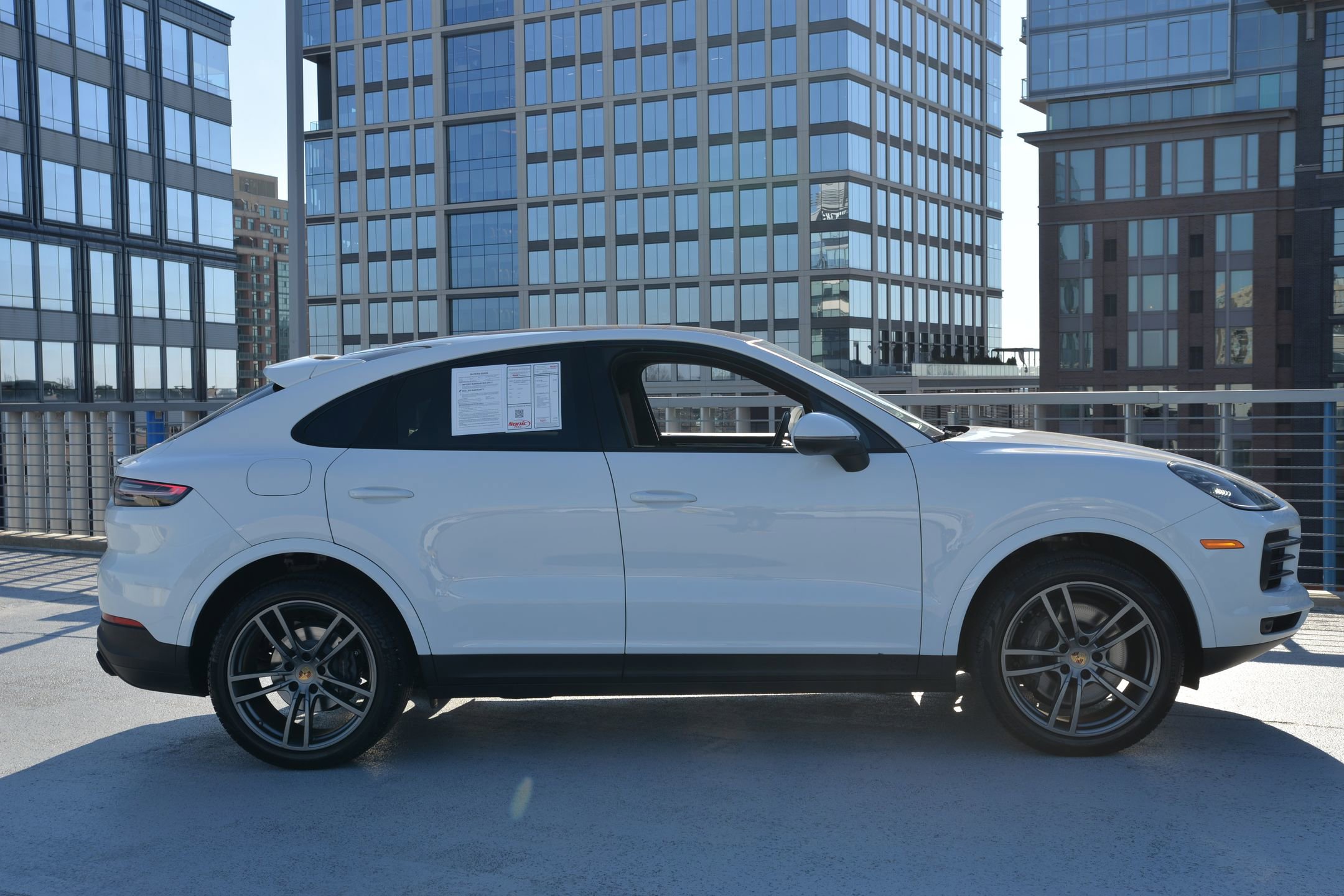 Certified 2023 Porsche Cayenne Platinum Edition image 8