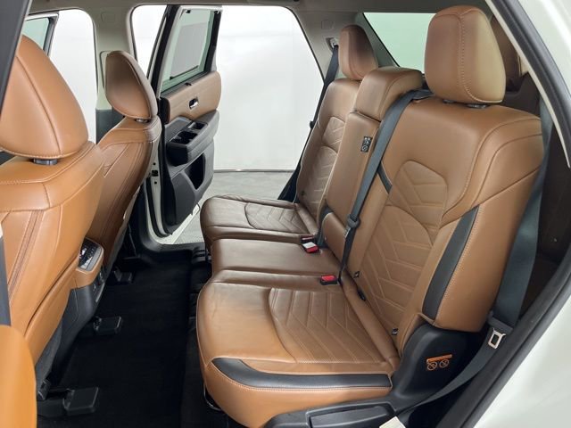 Used 2023 Nissan Pathfinder Platinum w/ Cargo Package image 43