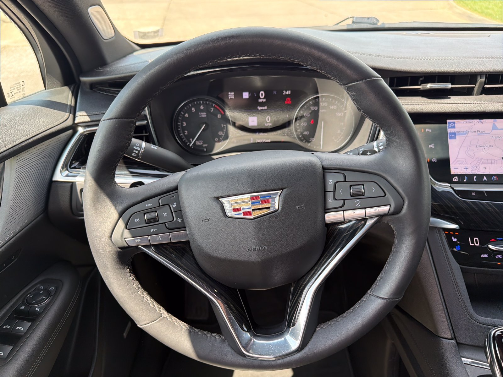 Used 2023 Cadillac XT6 Premium Luxury w/ Technology Package AWD/4WD image 15