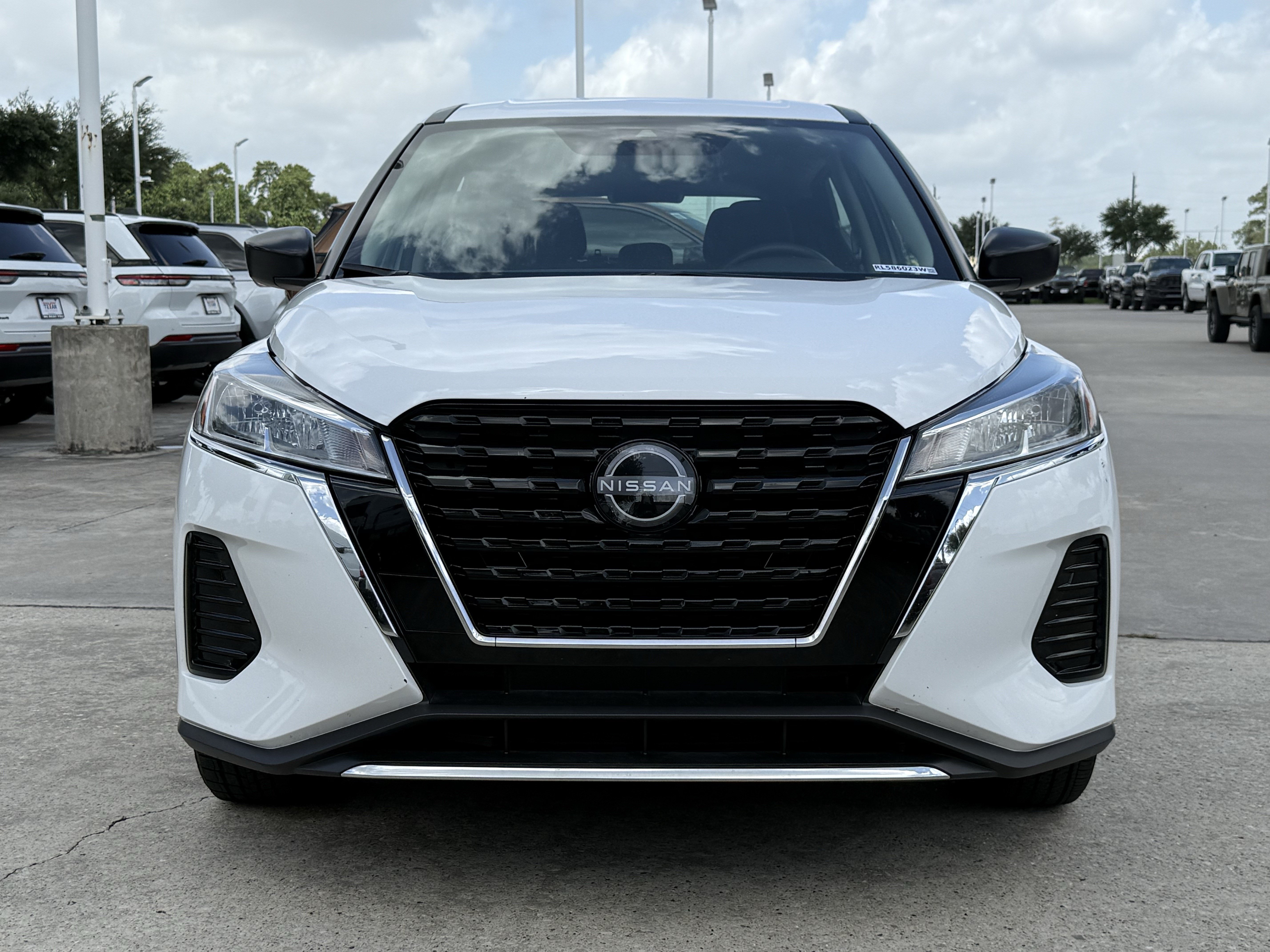 Used 2024 Nissan Kicks S FWD image 11