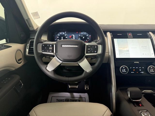 Certified 2025 Land Rover Discovery Dynamic SE image 23