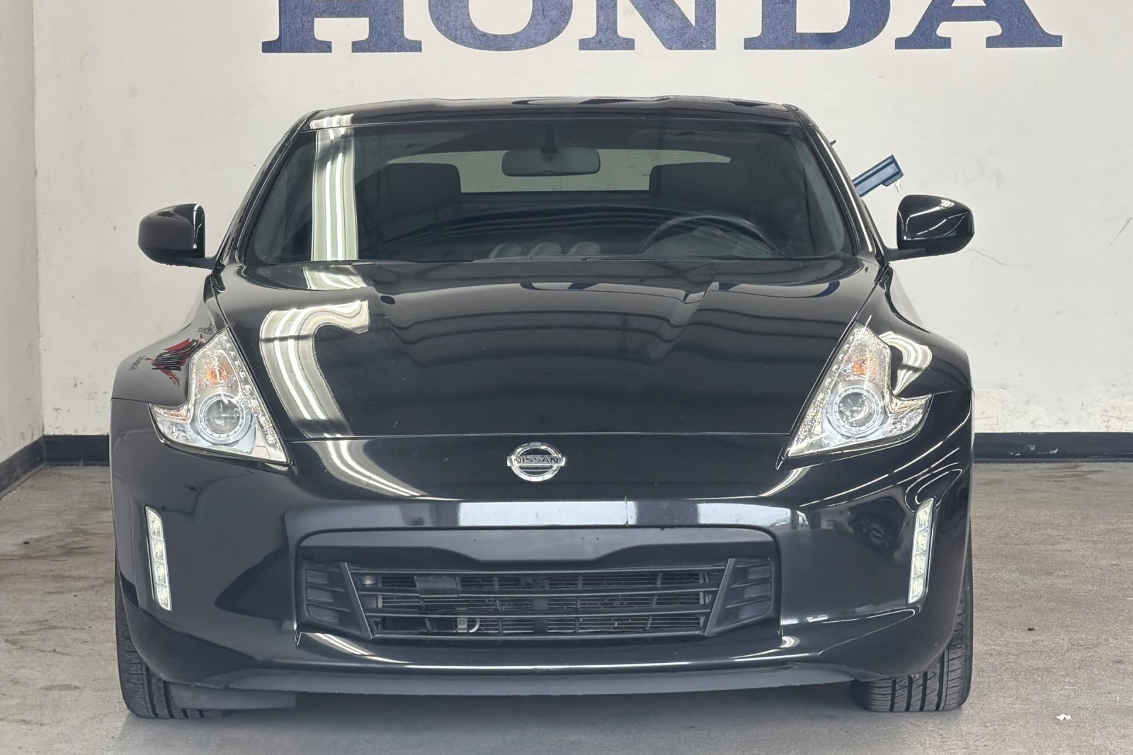 Used 2016 Nissan 370Z Base image 8