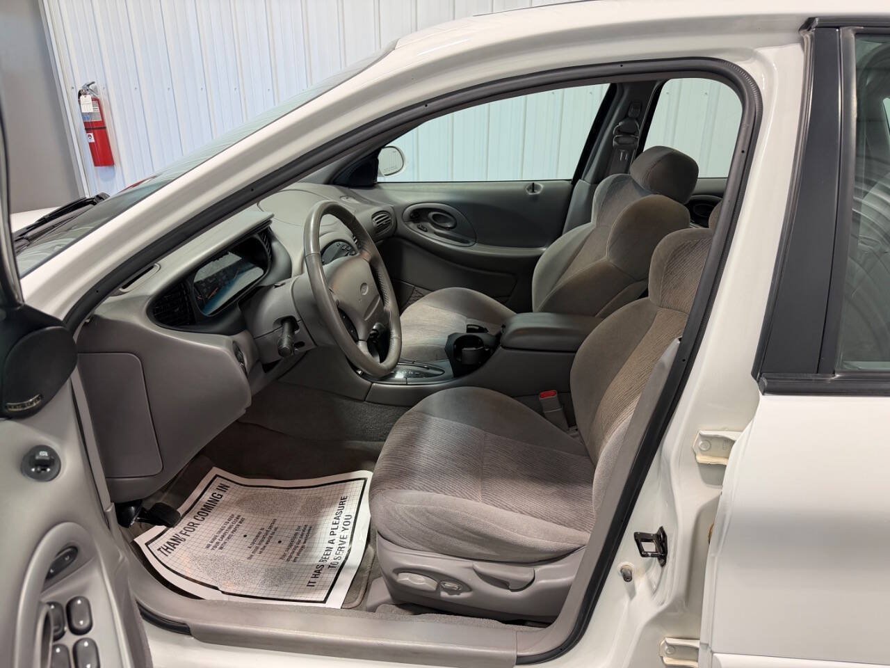 Used 1997 Ford Taurus SHO FWD image 8