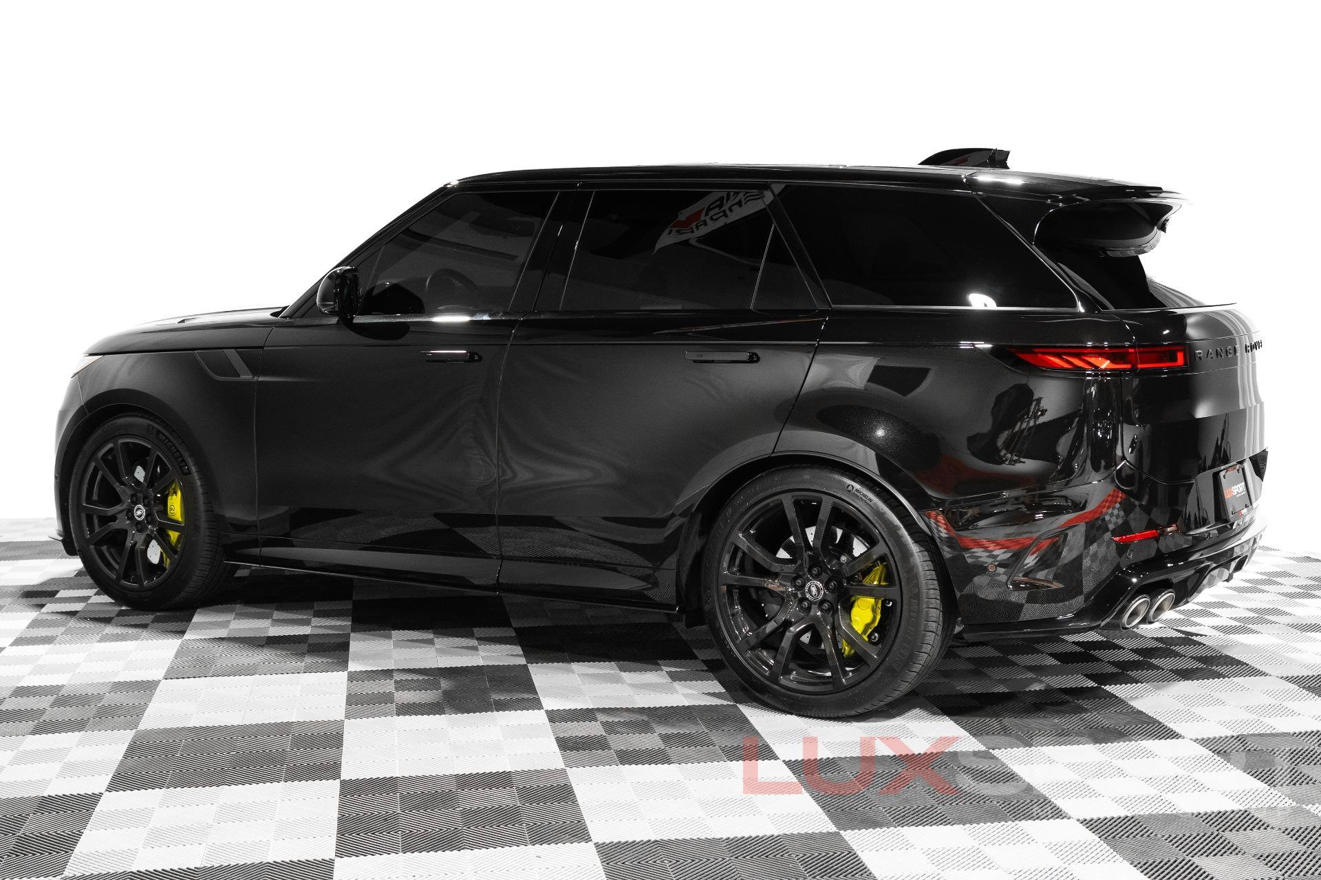 Used 2024 Land Rover Range Rover Sport AWD/4WD image 3