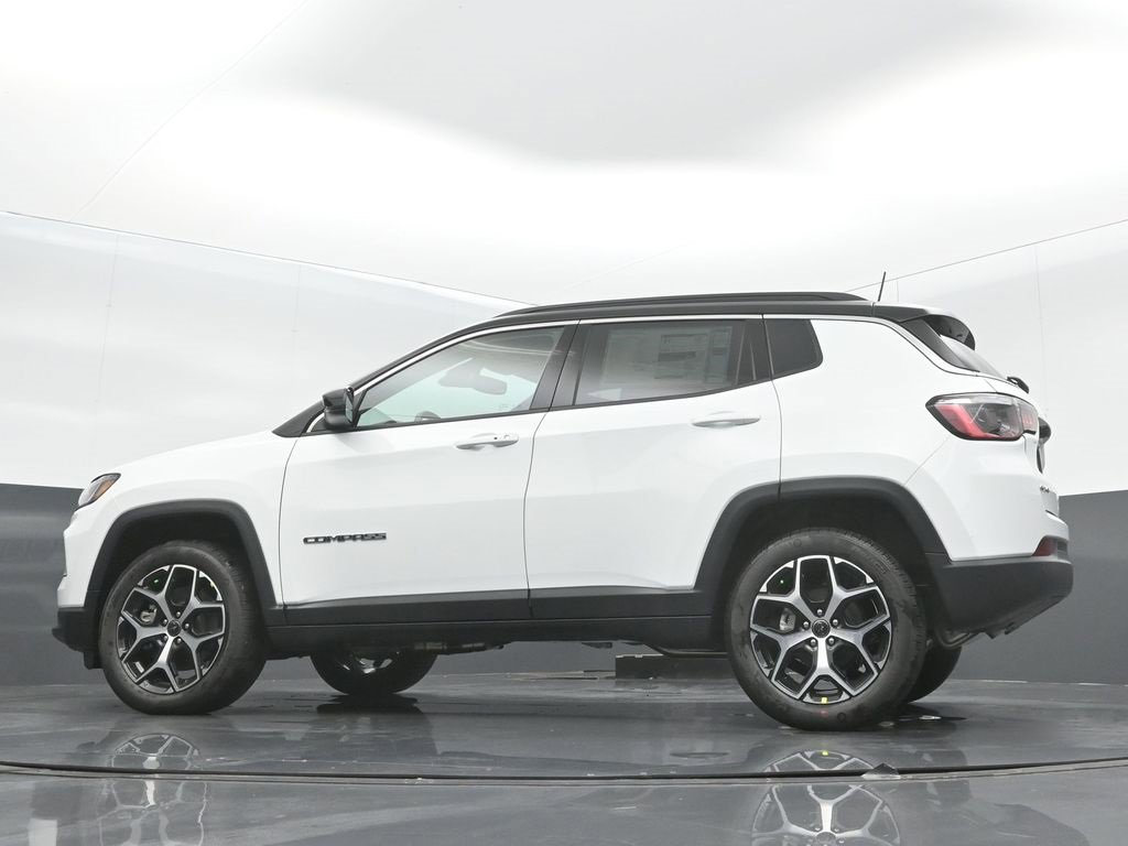 Certified 2025 Jeep Compass Limited image 33