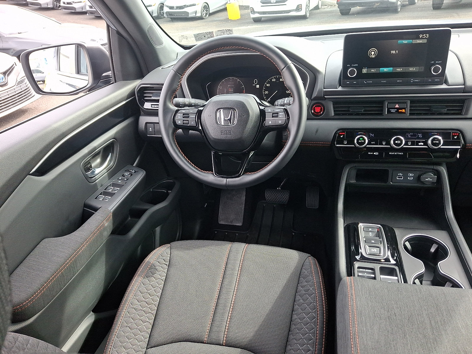 Used 2025 Honda Pilot Sport image 10