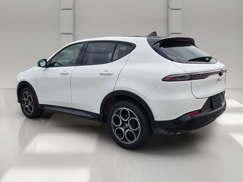 New 2026 Alfa Romeo Tonale w/ Red Premium Package AWD/4WD image 7