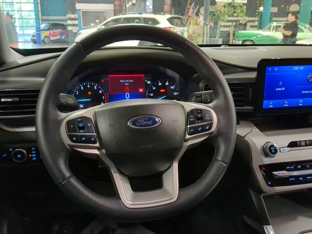 Used 2023 Ford Explorer XLT w/ Equipment Group 202A AWD/4WD video 2