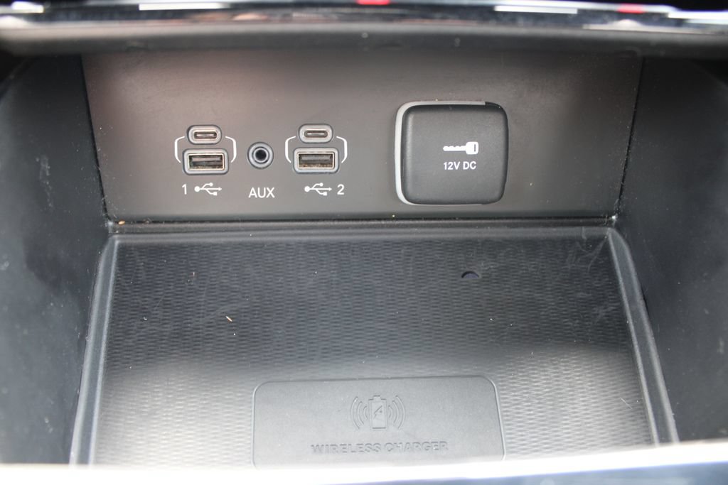 Used 2024 Jeep Grand Cherokee Altitude AWD/4WD image 46