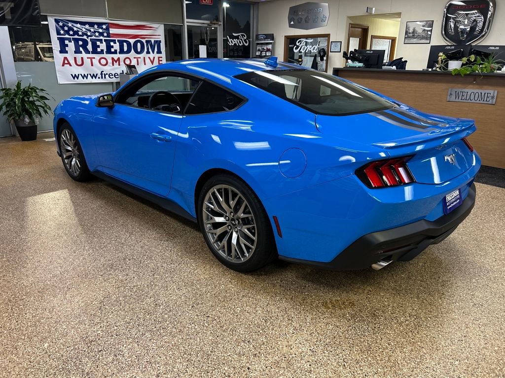 New 2025 Ford Mustang Premium RWD video 4