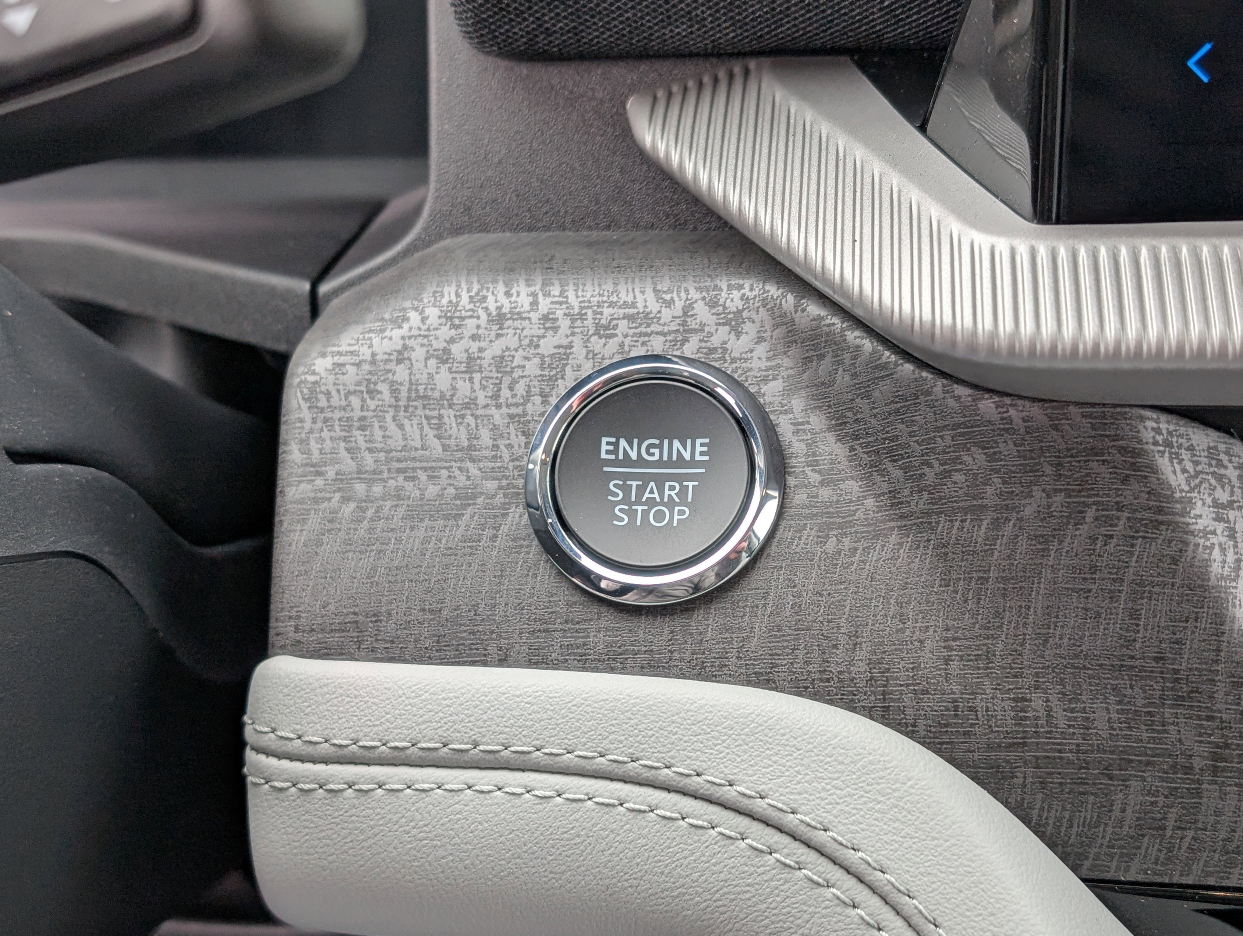 New 2026 Ford Explorer Platinum w/ LUX Leather Package image 24