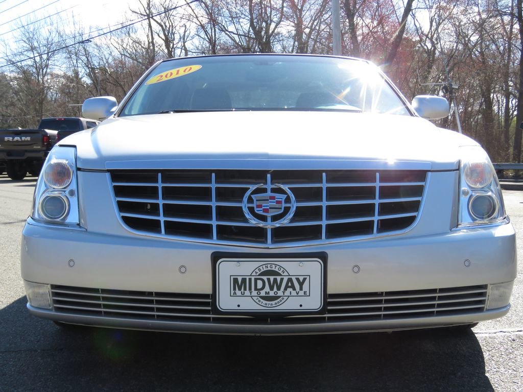 Used 2010 Cadillac DTS Luxury FWD image 2