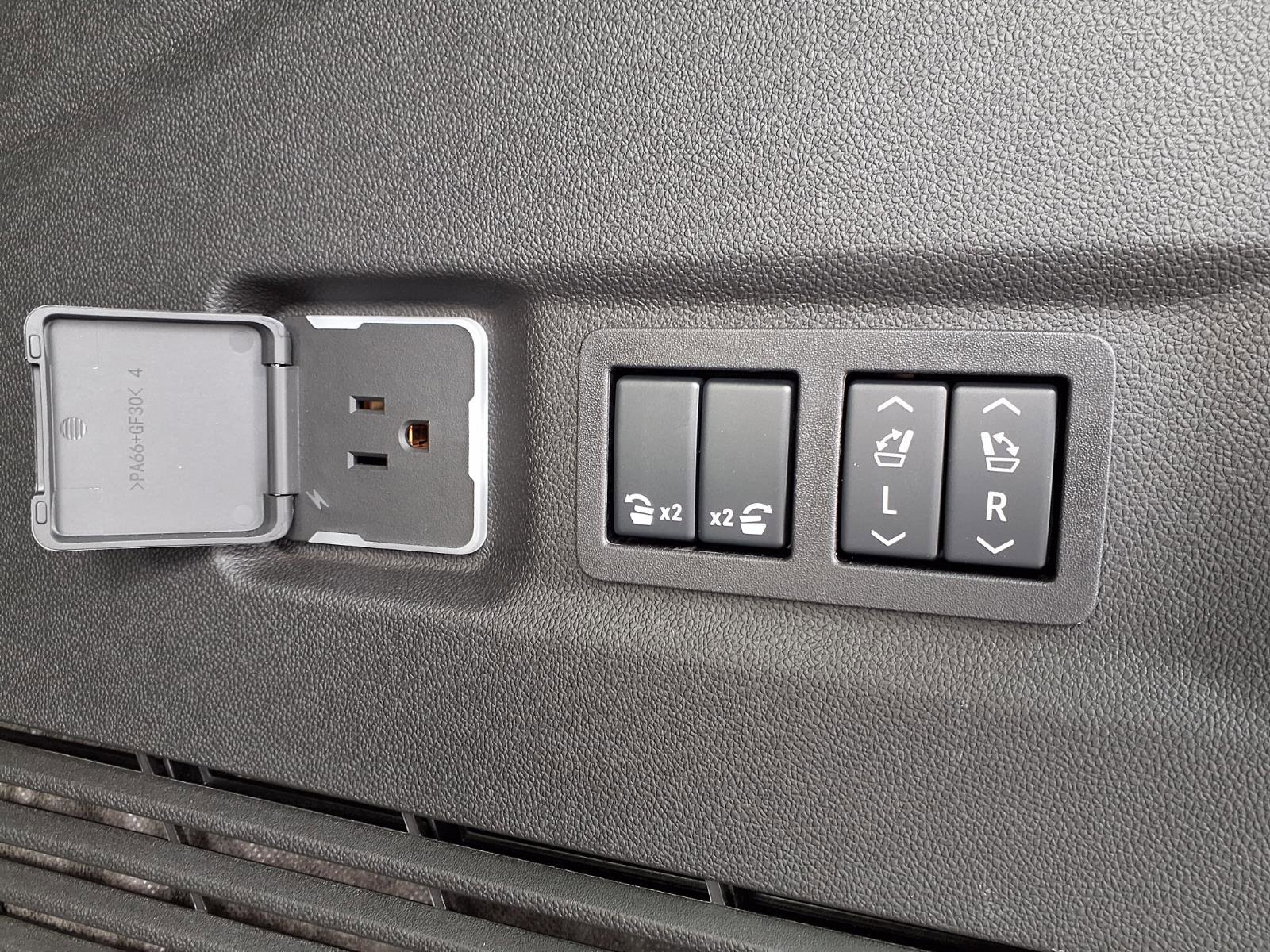 Used 2026 Chevrolet Suburban RST w/ Comfort Package image 25