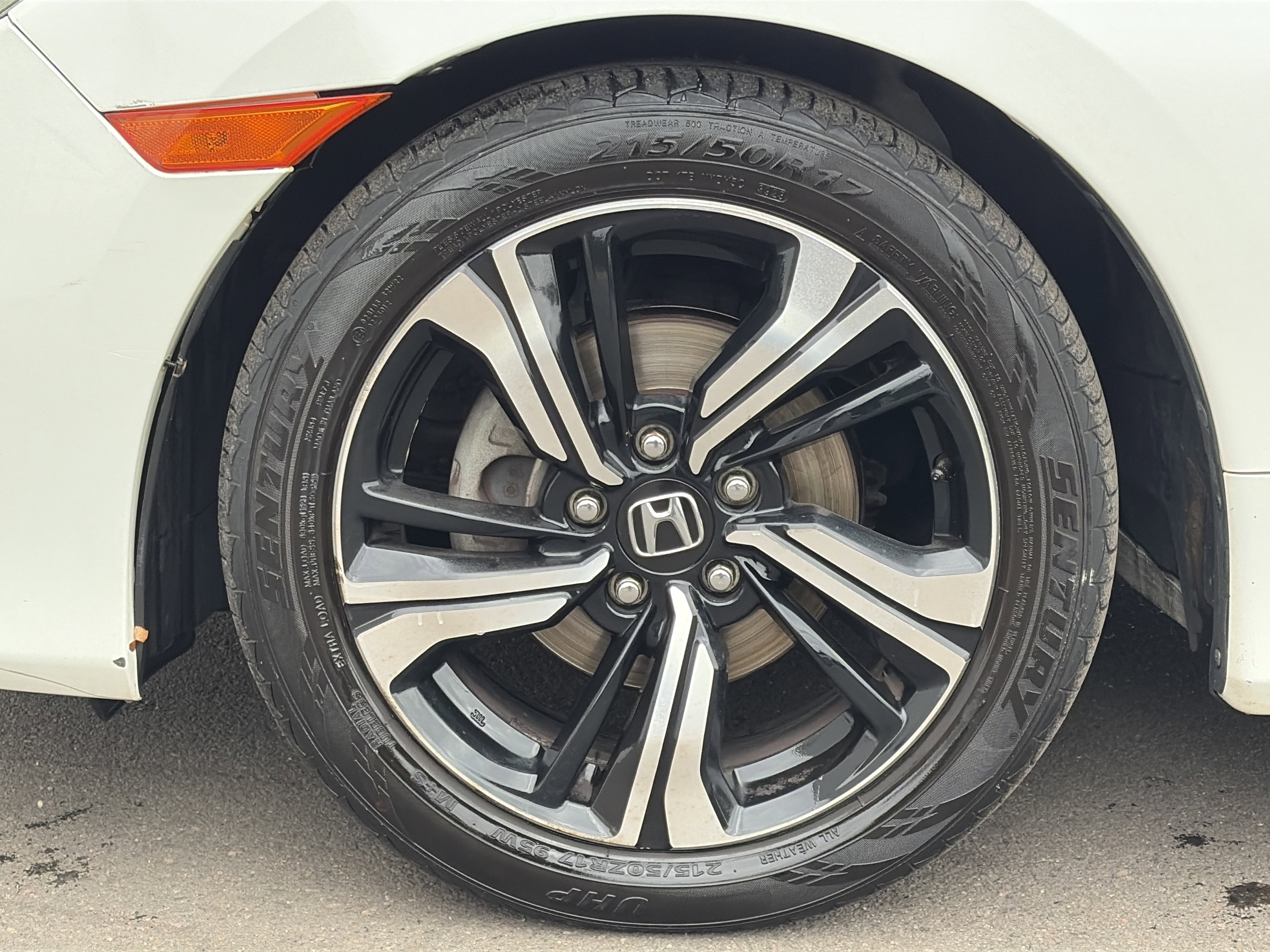 Used 2016 Honda Civic Touring image 2