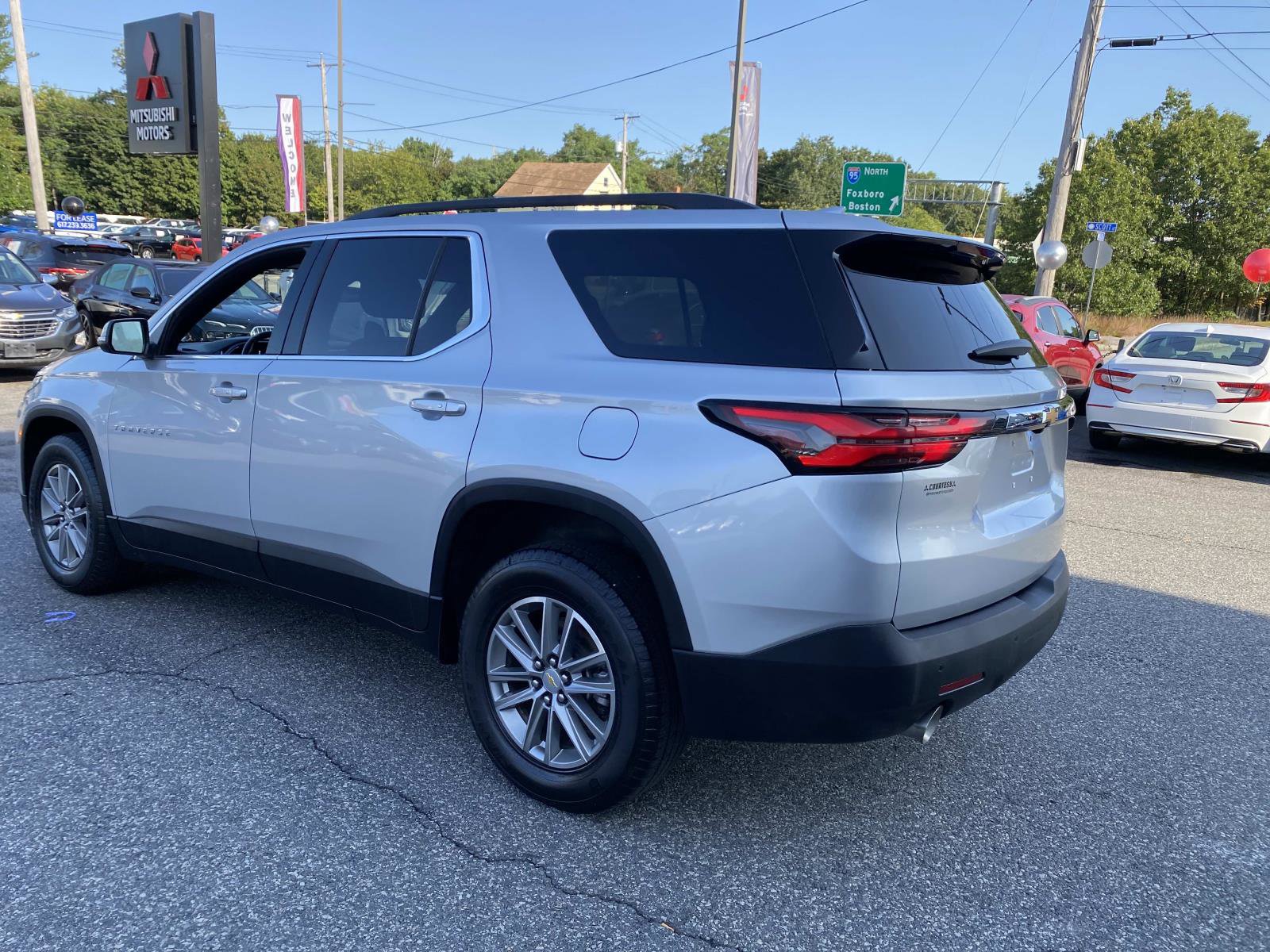 Used 2022 Chevrolet Traverse LT w/ LPO, Floor Liner Package video 3