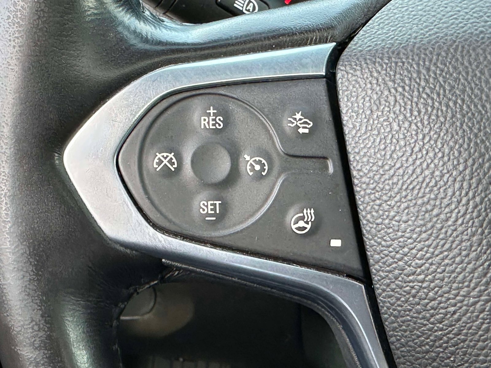 Used 2022 Chevrolet Traverse High Country image 22