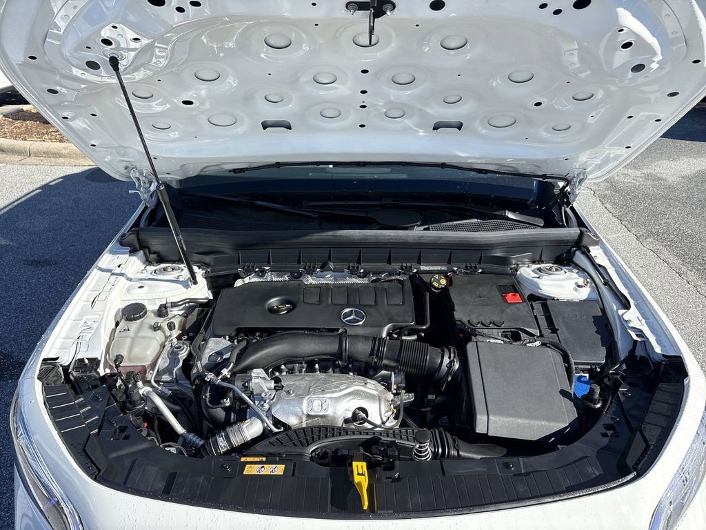 Used 2021 Mercedes-Benz GLB 250 w/ Premium Package image 30