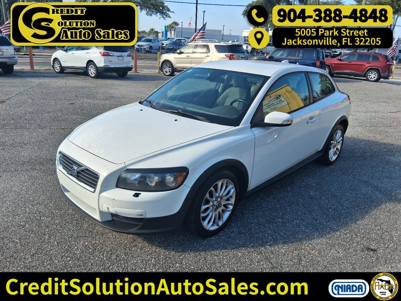 Used 2009 Volvo C30 T5 R-Design FWD image 1