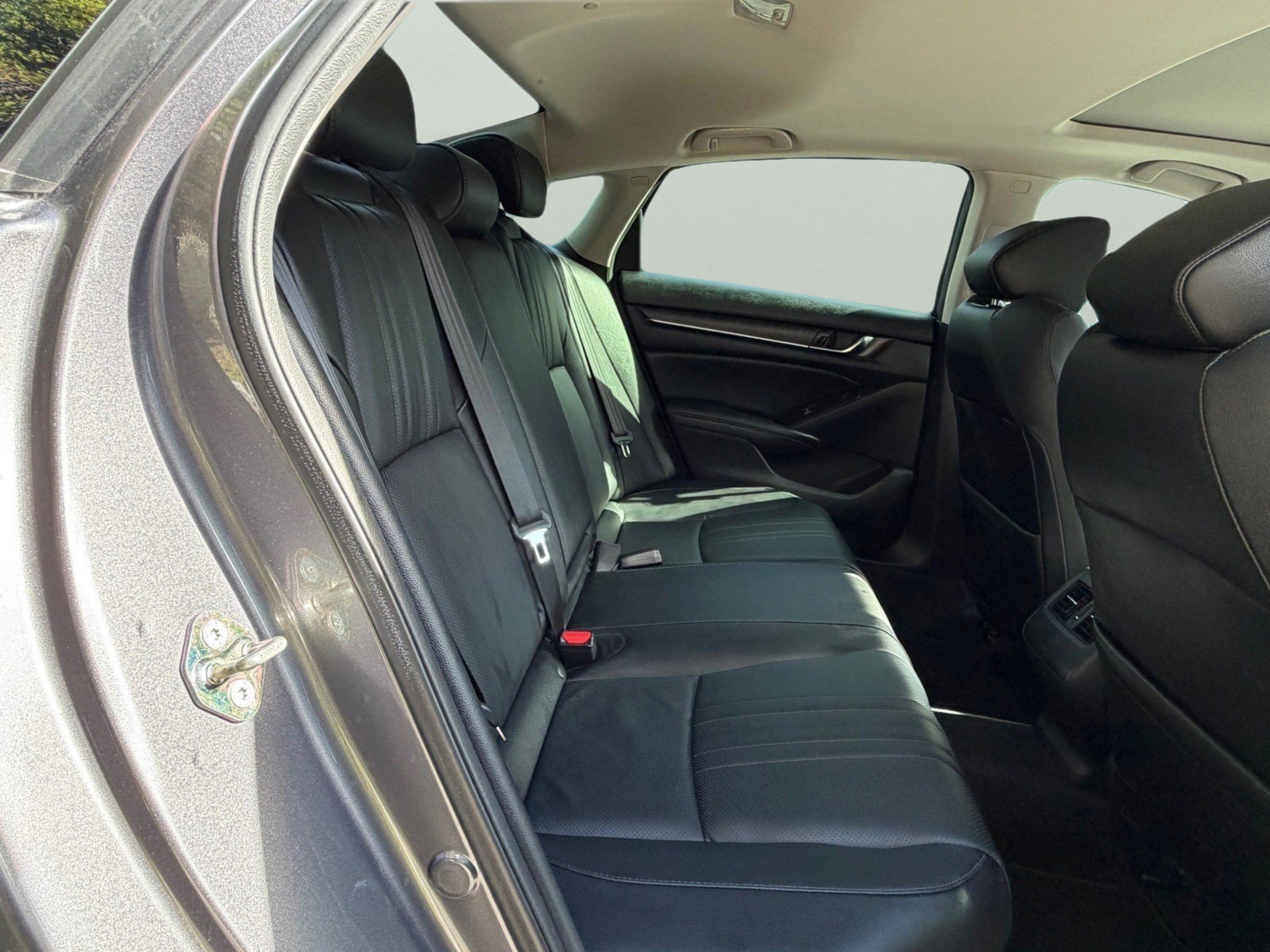 Used 2019 Honda Accord Touring image 16