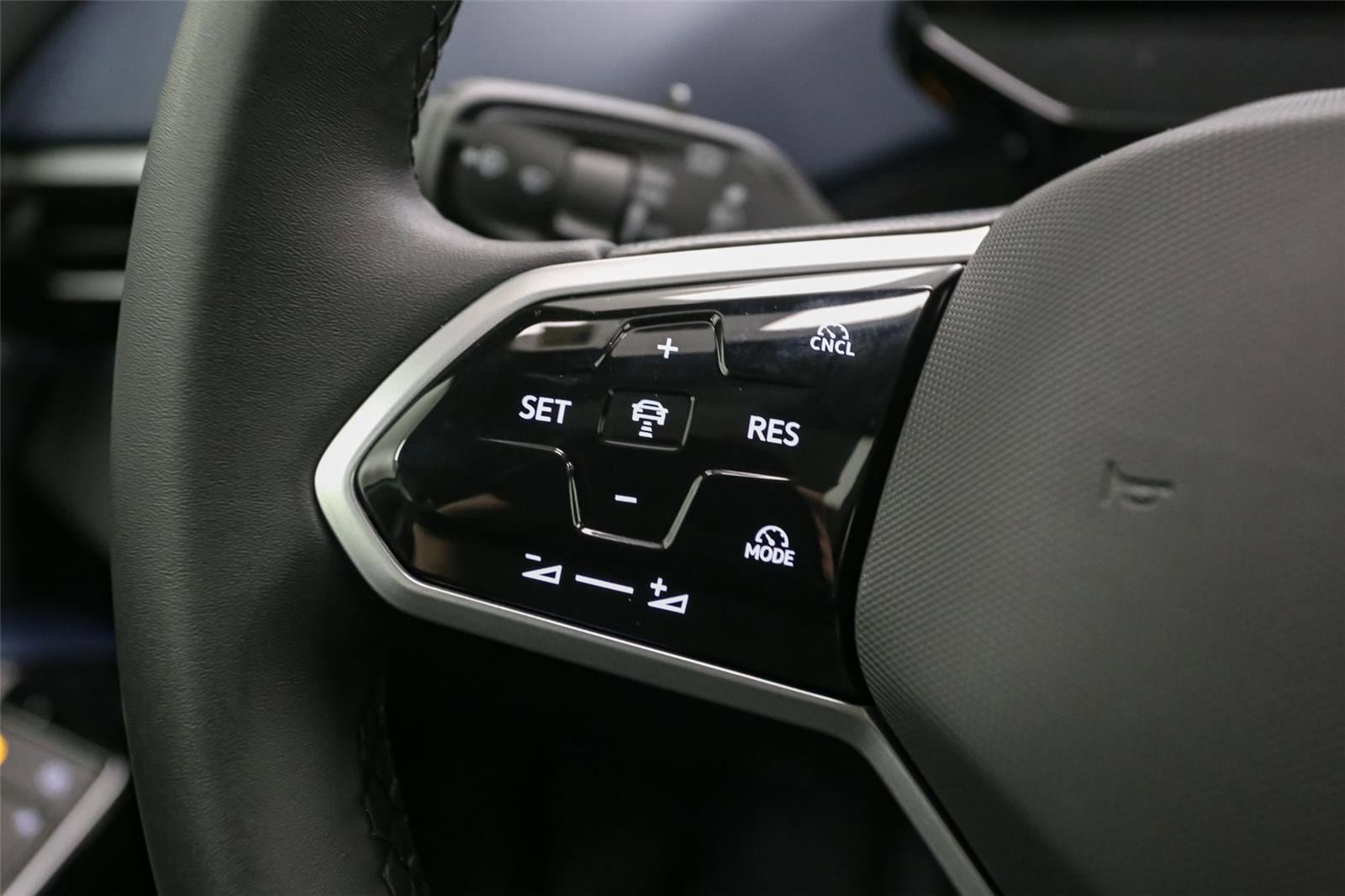 New 2025 Volkswagen ID.4 Pro S Plus AWD/4WD image 20