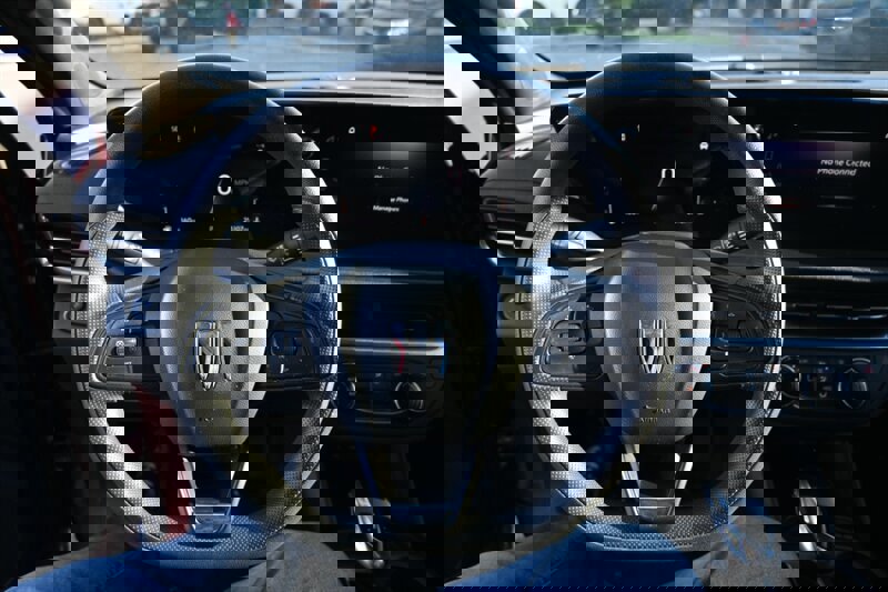 Used 2024 Buick Envista Preferred image 25