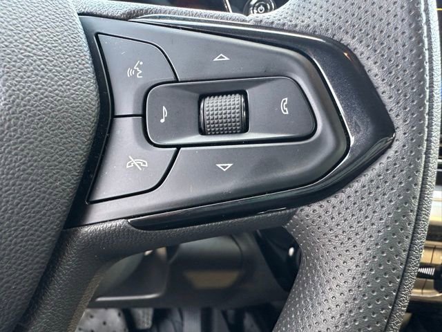 Used 2025 Chevrolet Trax LT FWD image 16