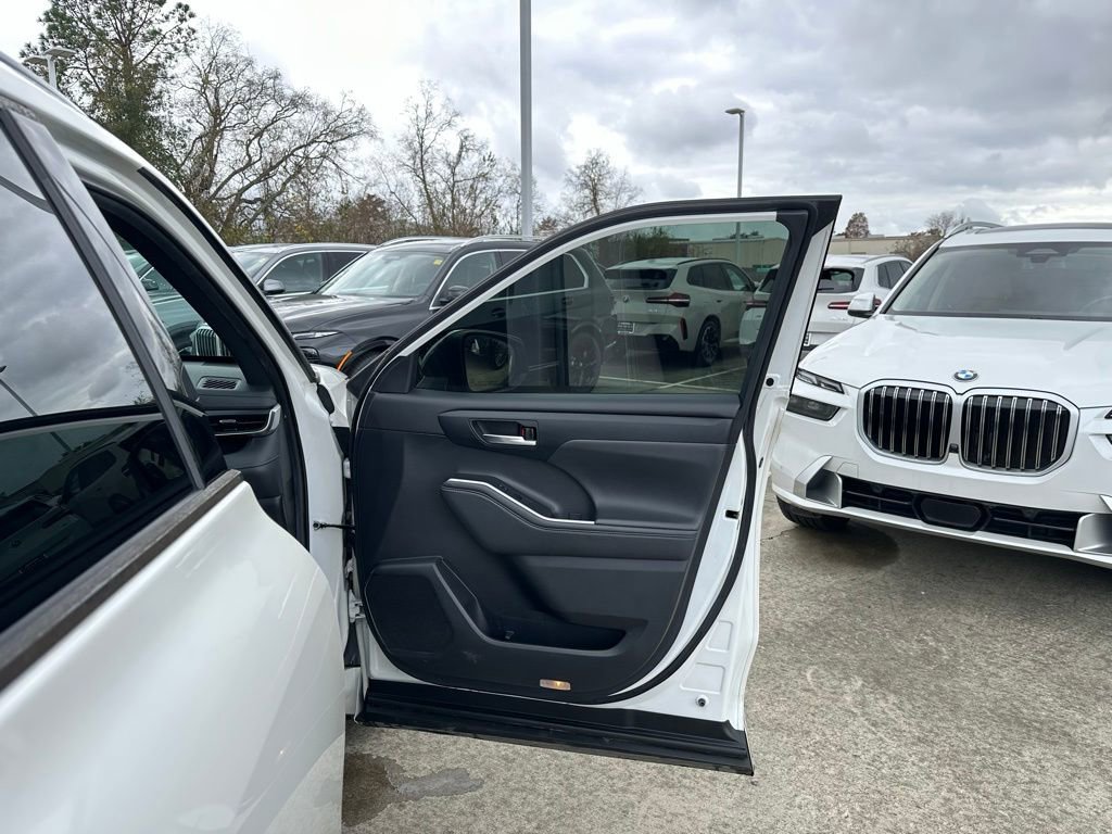 Used 2021 Toyota Highlander XSE image 33