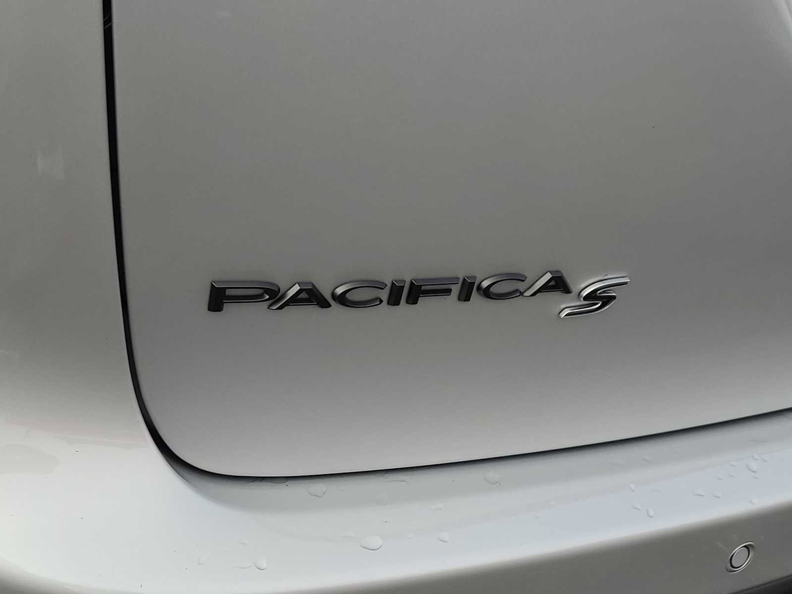 New 2026 Chrysler Pacifica Select w/ S Appearance Package image 15