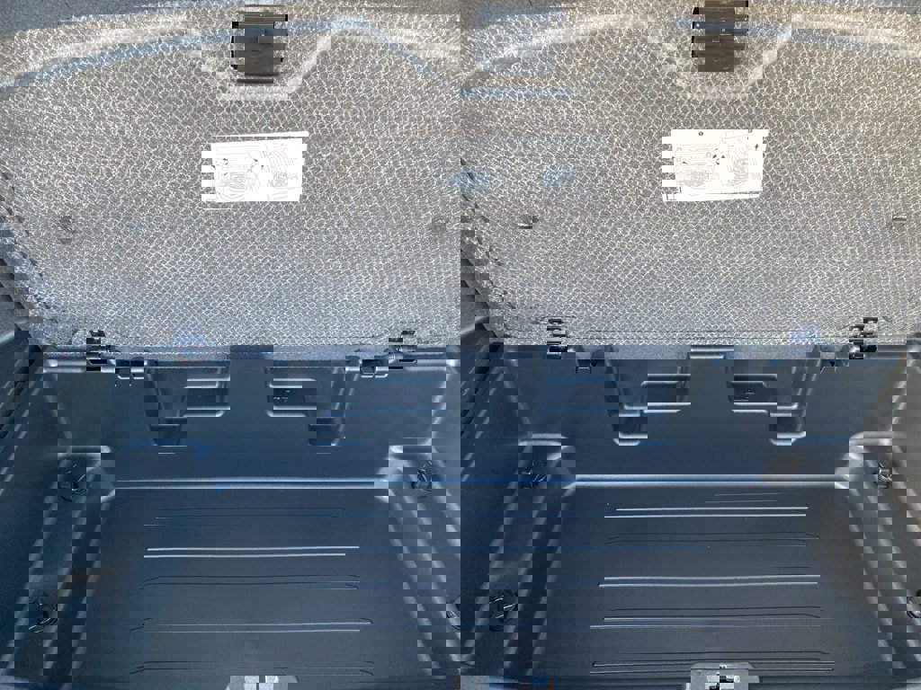 Used 2025 GMC Acadia Elevation image 17