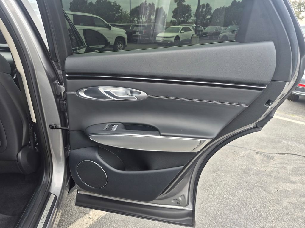 Used 2023 Genesis GV70 2.5T w/ Select Package image 34