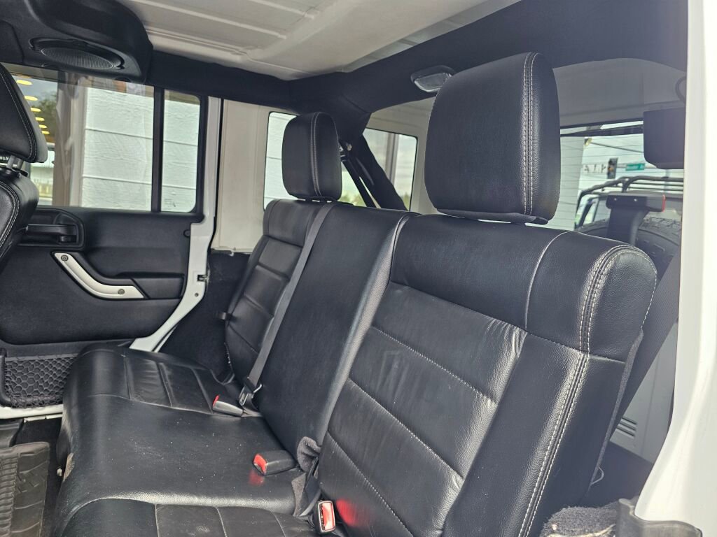 Used 2012 Jeep Wrangler Unlimited Sahara w/ Dual Top Group AWD/4WD image 21