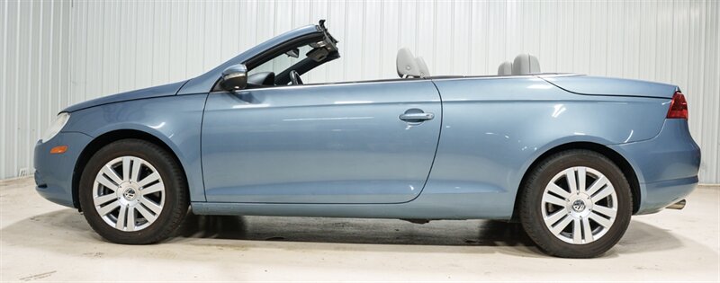 Used 2009 Volkswagen Eos Komfort FWD image 8