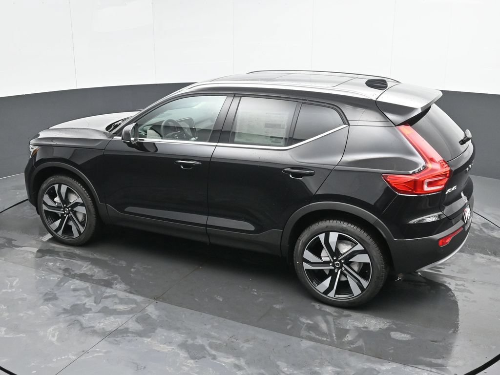 Used 2025 Volvo XC40 B5 Ultra w/ Climate Package AWD/4WD image 42