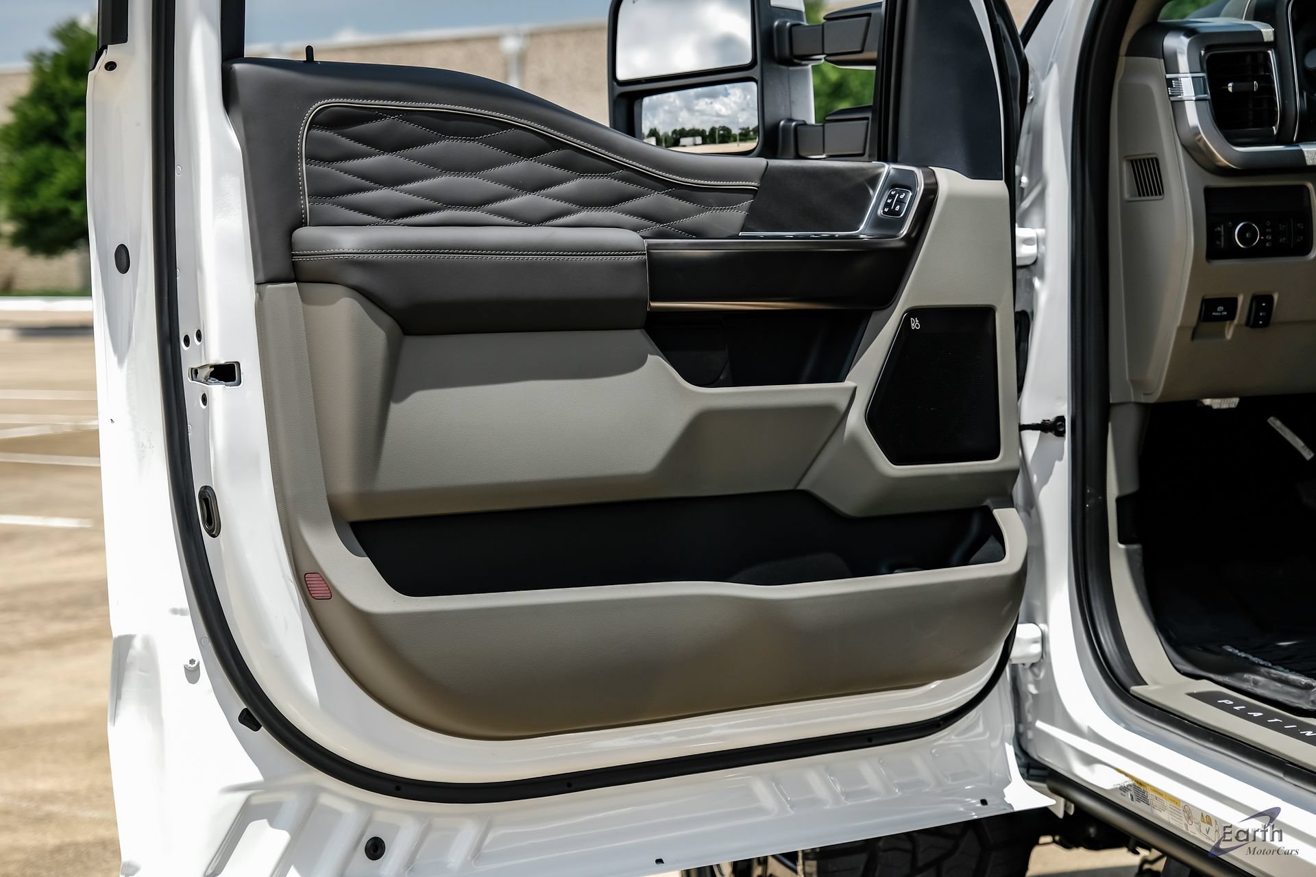 Used 2026 Ford F450 Platinum w/ Platinum Plus Package AWD/4WD image 94