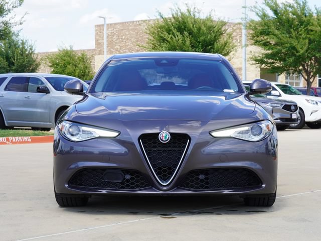 Used 2020 Alfa Romeo Giulia RWD image 2