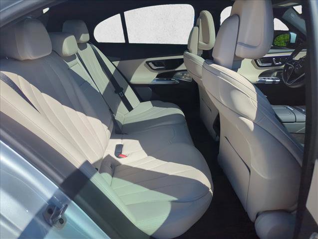Used 2025 Mercedes-Benz E 350 4MATIC Sedan image 21