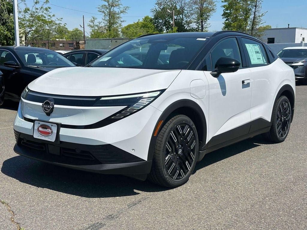 New 2026 Nissan Leaf Platinum+ w/ Illuminated Package FWD image 2
