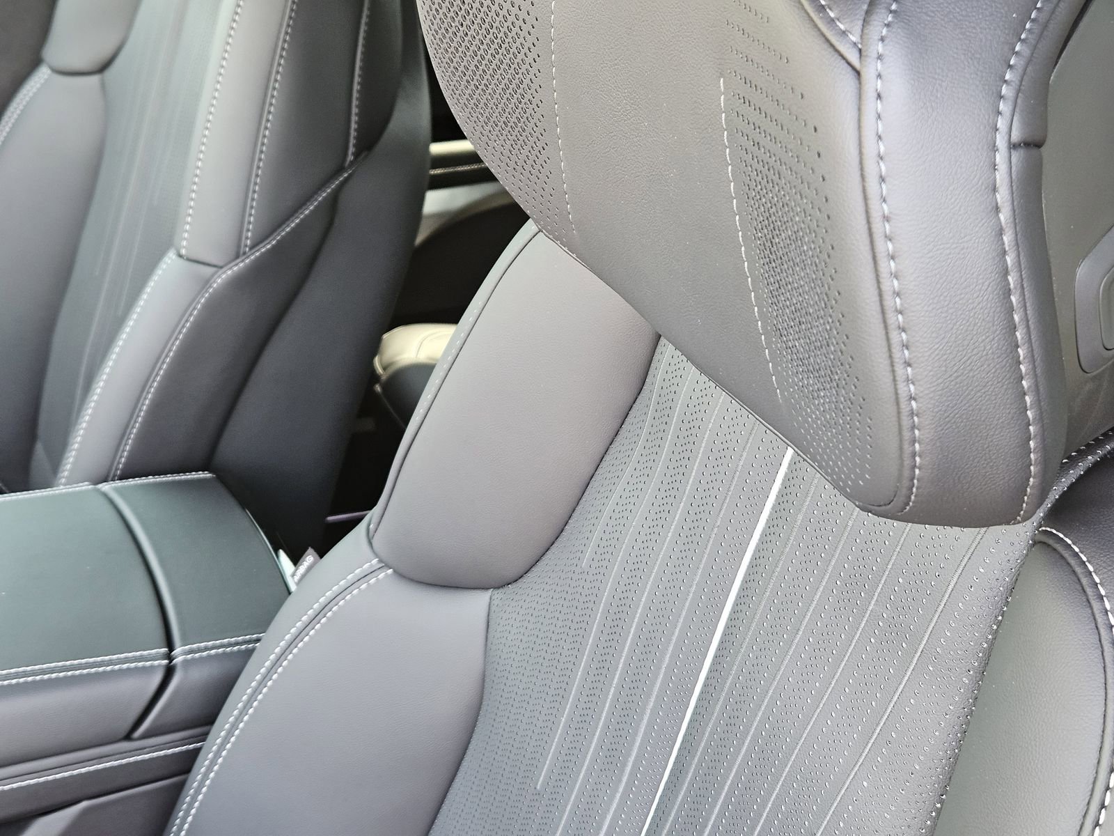 New 2026 Cadillac Vistiq Luxury image 25