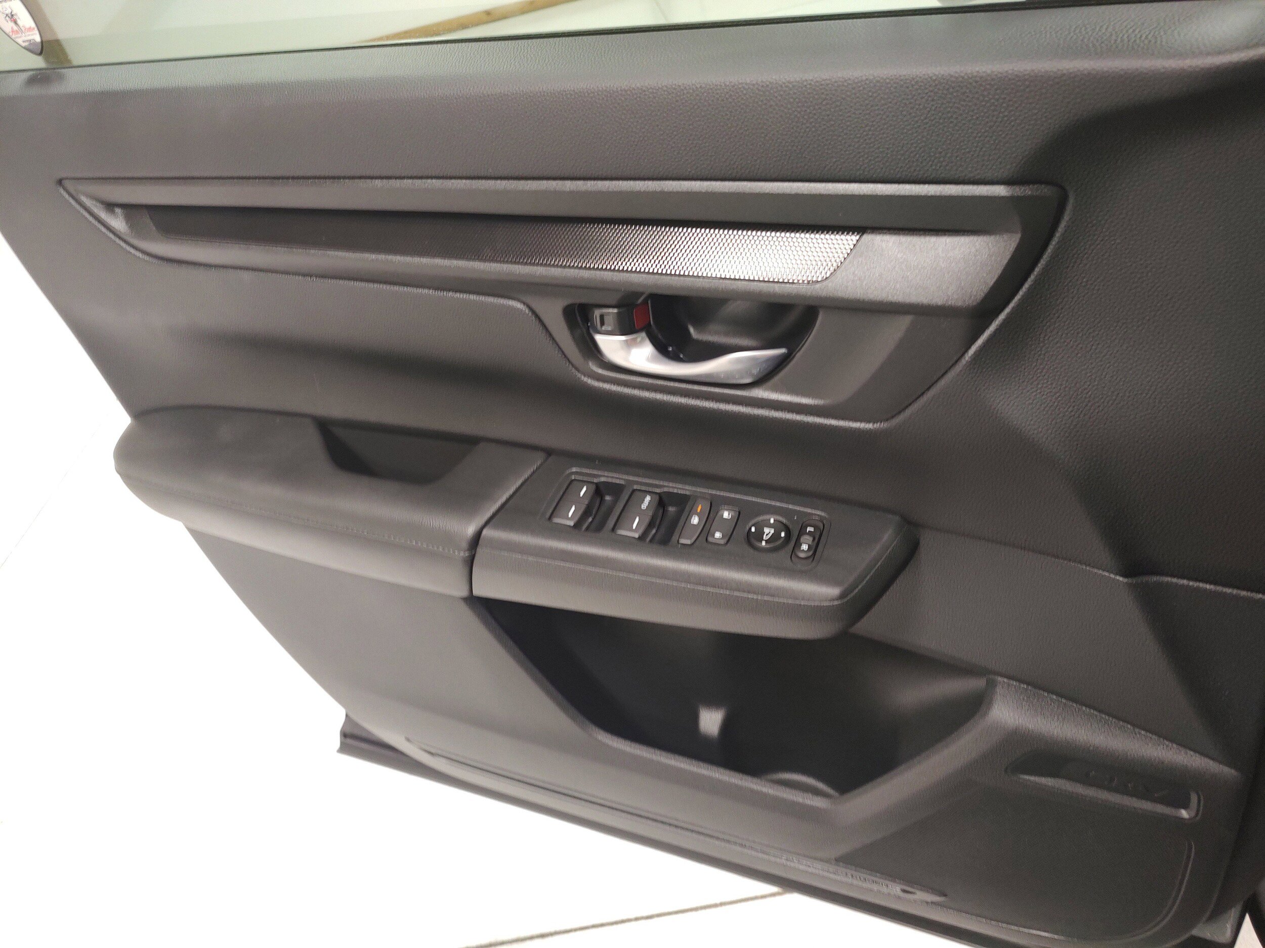 Used 2024 Honda CR-V LX image 9