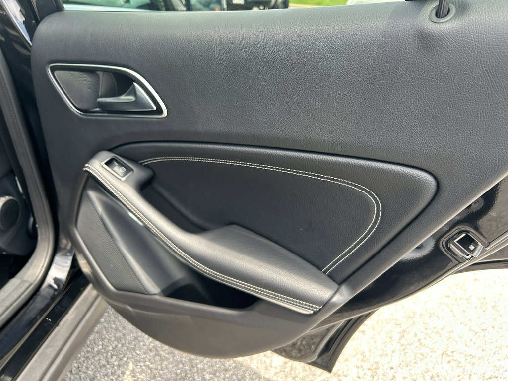 Used 2017 Mercedes-Benz GLA 250 4MATIC image 22