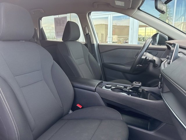 Used 2023 Nissan Rogue S image 25