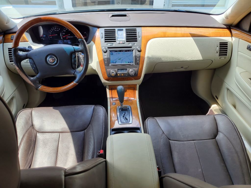 Used 2010 Cadillac DTS Platinum image 30