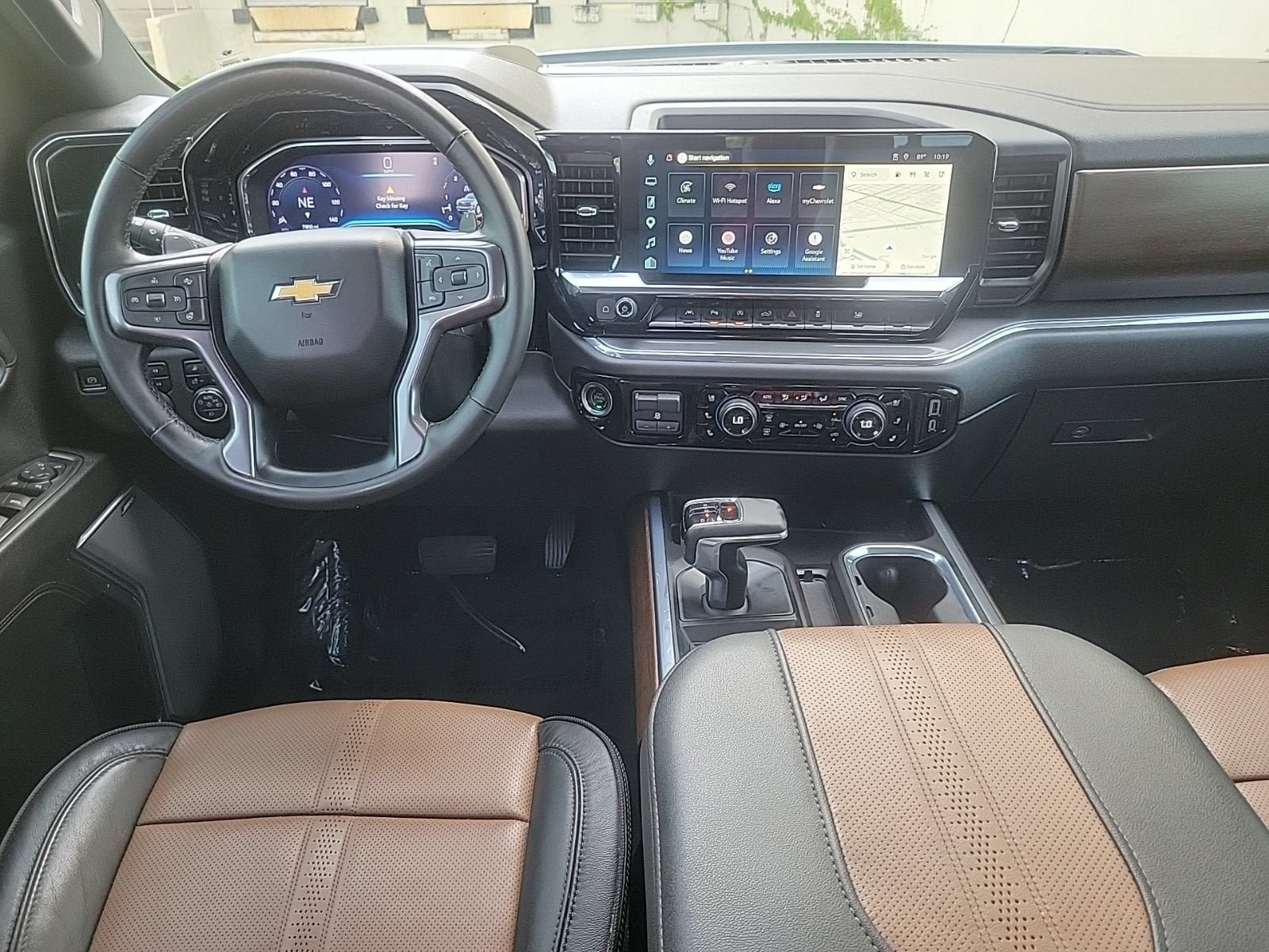 Used 2024 Chevrolet Silverado 1500 High Country w/ Technology Package AWD/4WD image 19