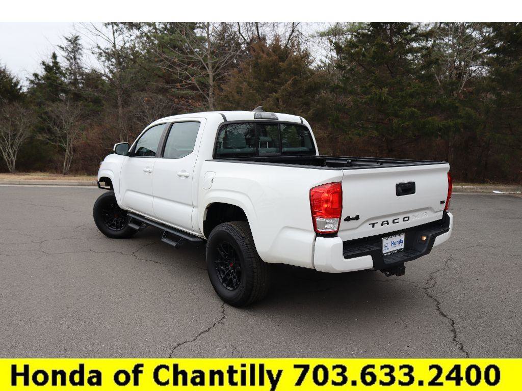 Used 2017 Toyota Tacoma SR image 5