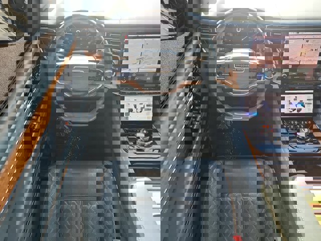 Used 2024 Jeep Grand Wagoneer L Series III w/ Rear Seat Video Group 1 image 11