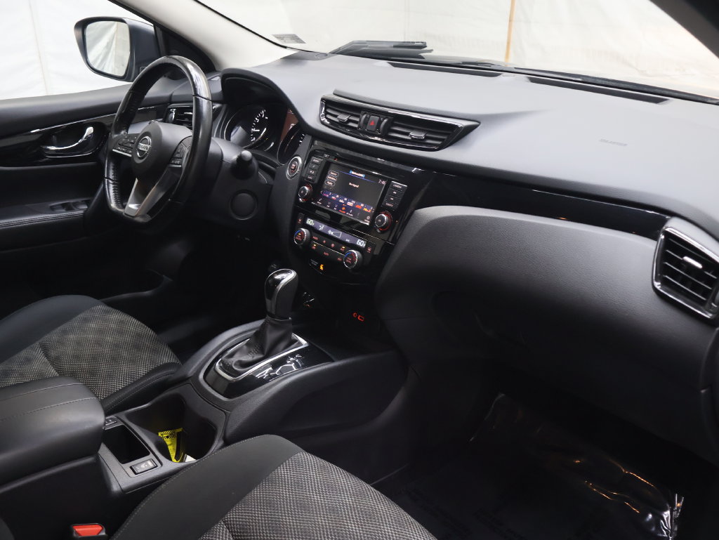 Used 2021 Nissan Rogue Sport SV AWD/4WD image 9