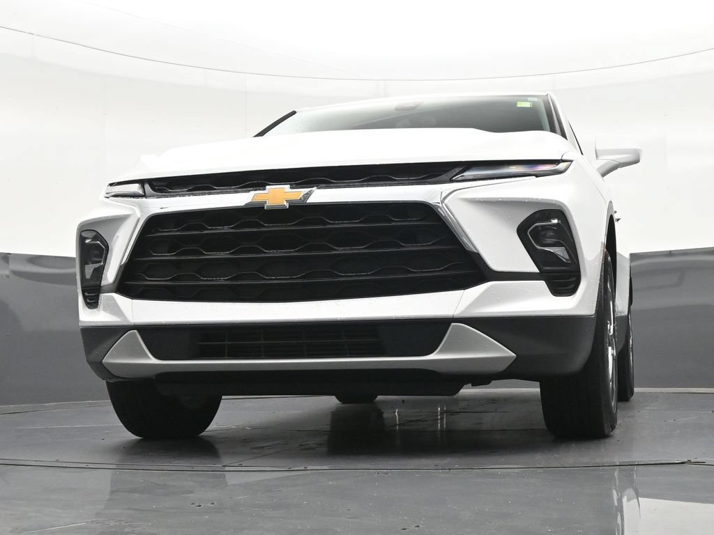 Used 2024 Chevrolet Blazer LT FWD image 31